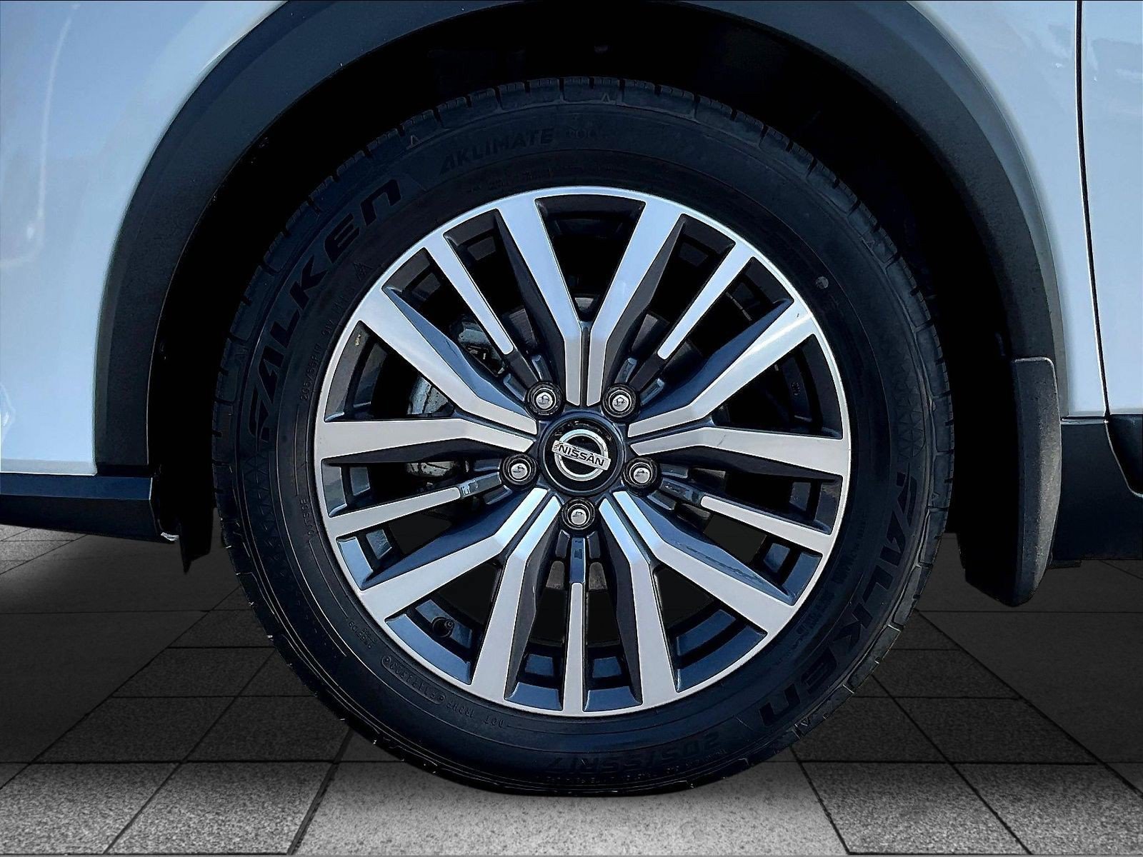 Certified 2021 Nissan Kicks SR w/ SR Premium Package FWD image 36