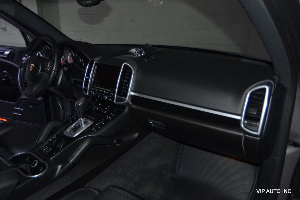 Used 2013 Porsche Cayenne image 12