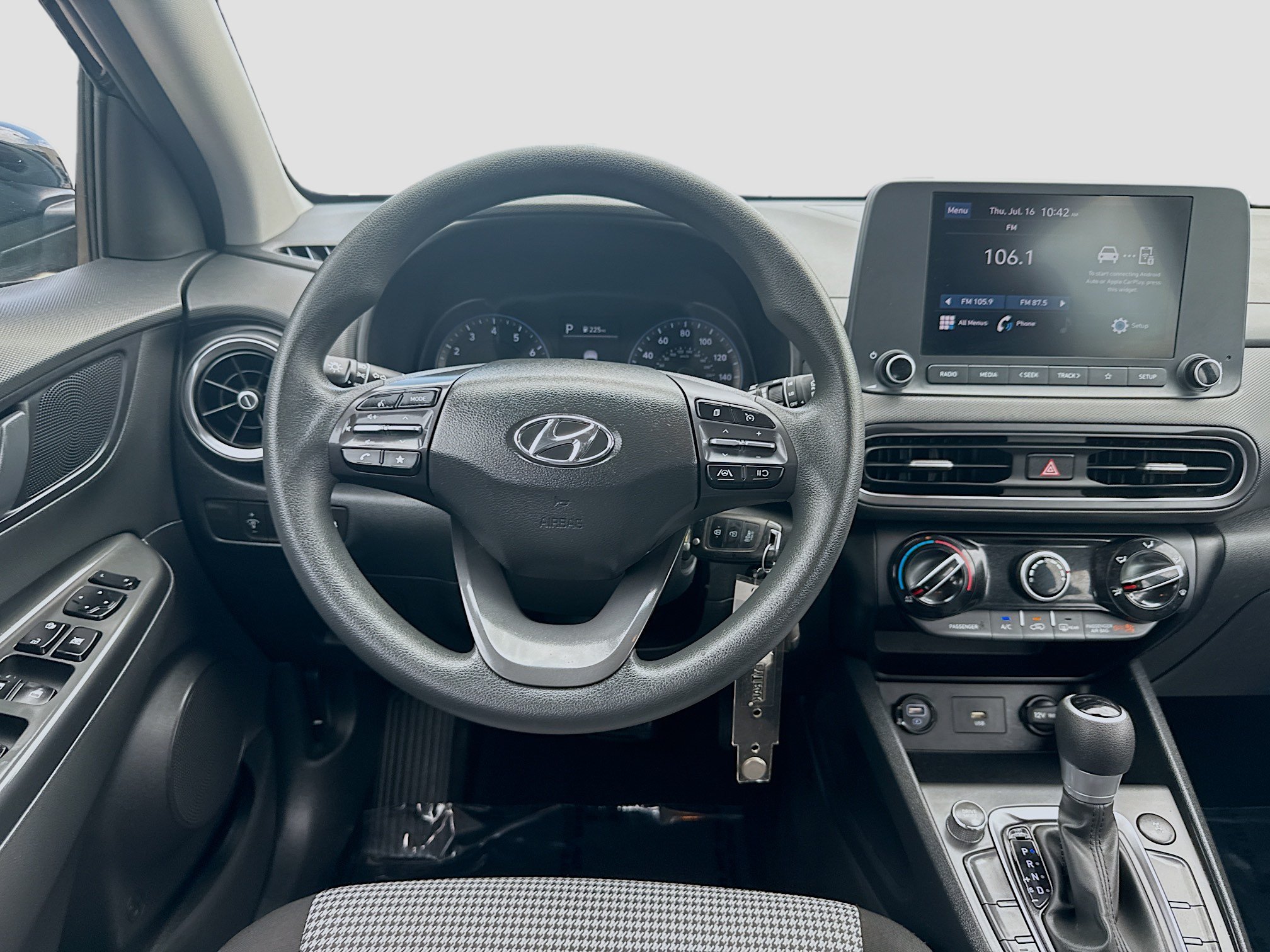 Used 2023 Hyundai Kona SE AWD/4WD image 18