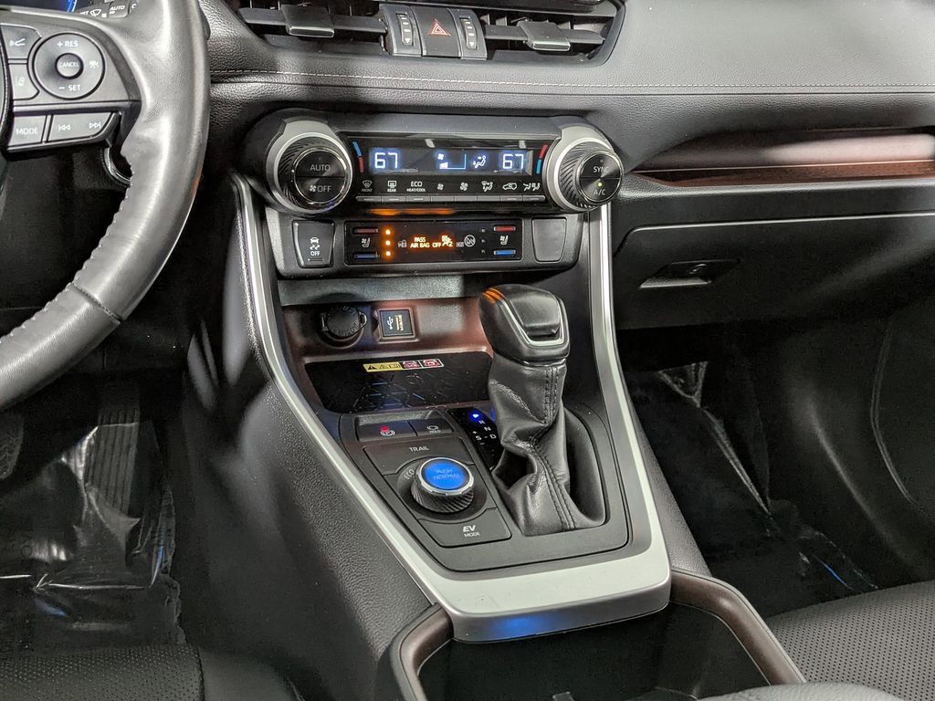 Used 2024 Toyota RAV4 Limited w/ Advanced Technology Package image 35