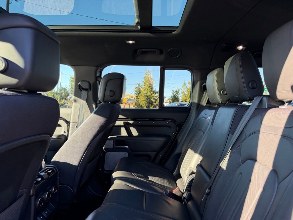 Used 2023 Land Rover Defender 130 X image 22