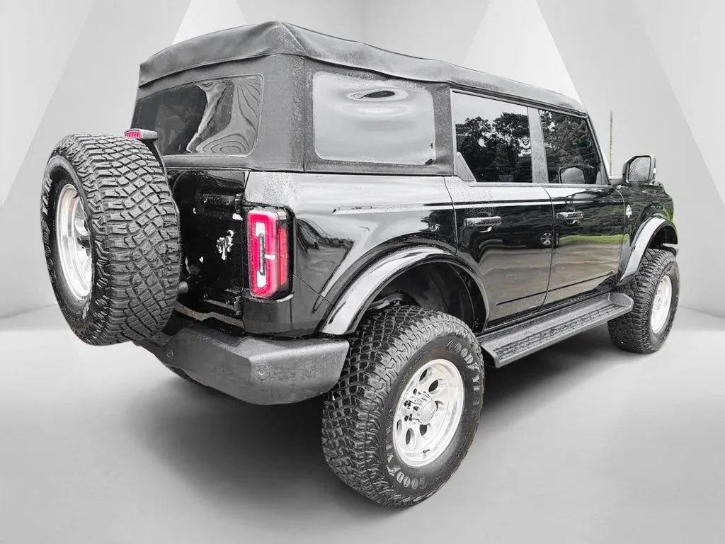 Used 2025 Ford Bronco Outer Banks AWD/4WD image 7