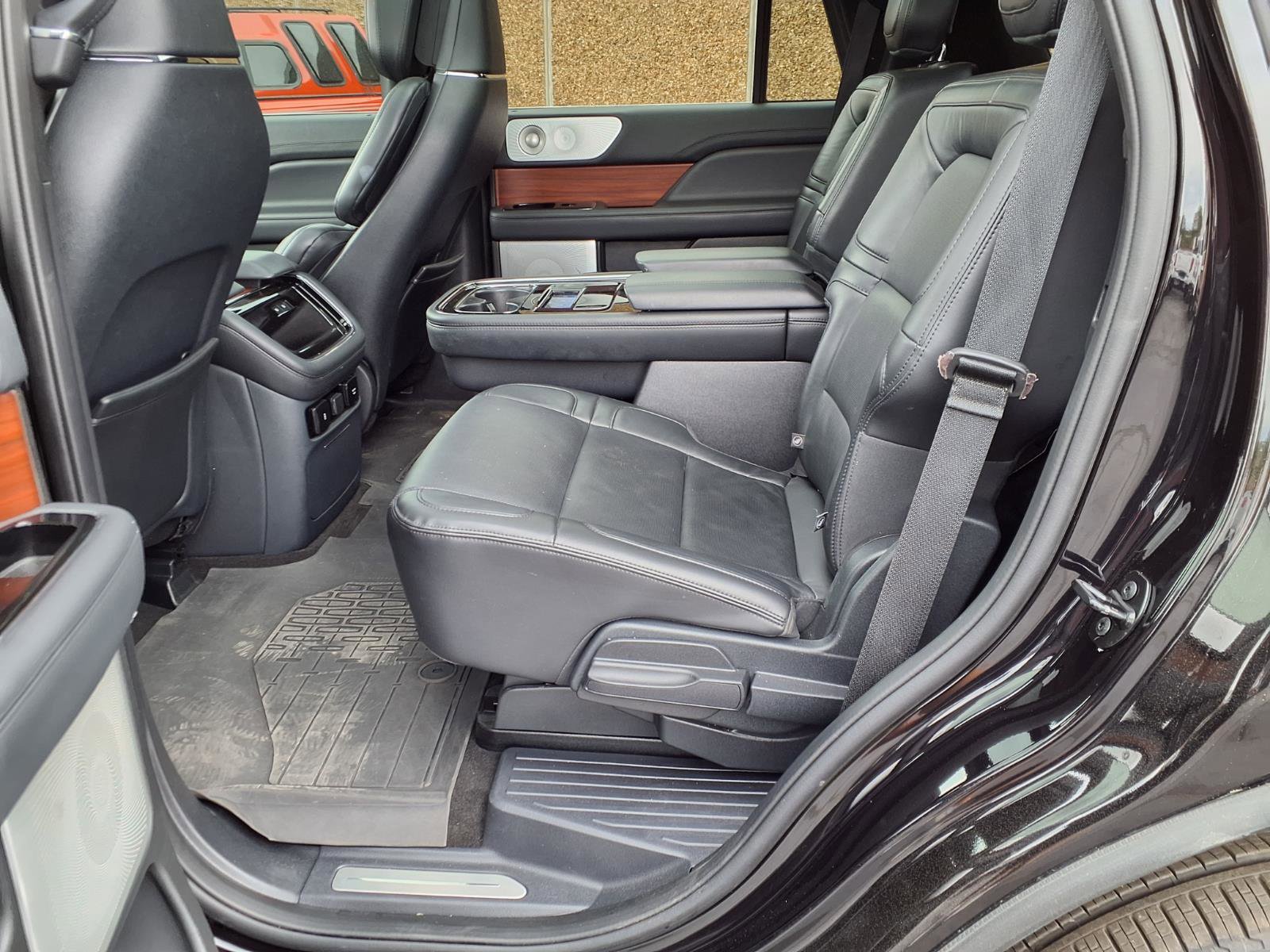 Used 2024 Lincoln Navigator Reserve image 18