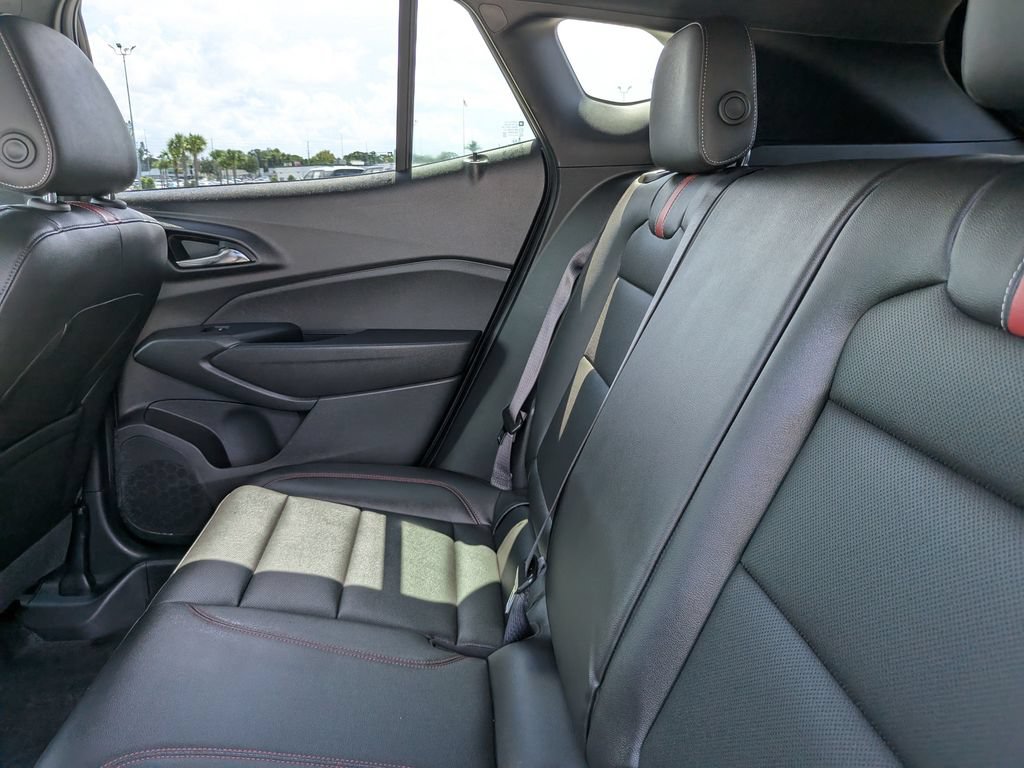 Used 2024 Chevrolet Trax RS w/ Sunroof Package FWD image 19