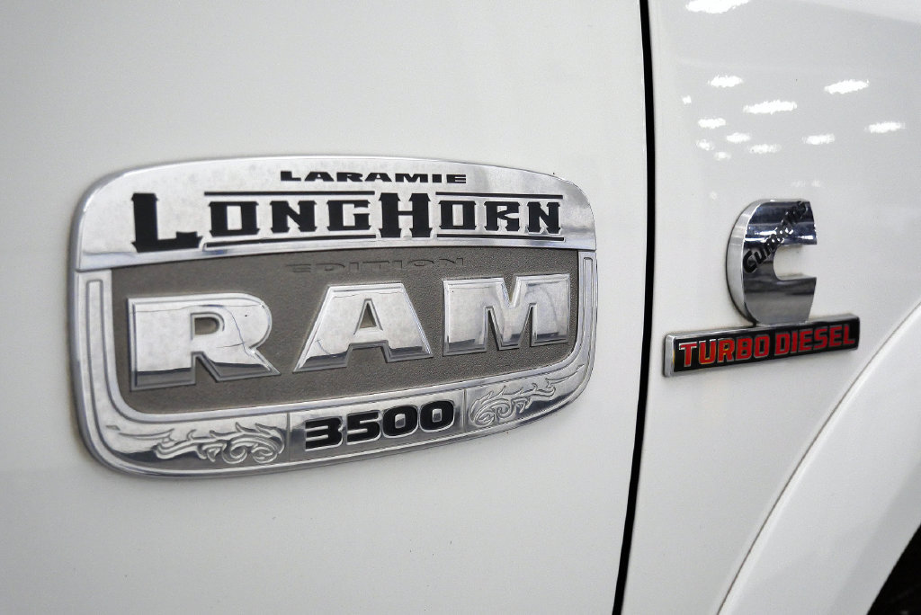 Used 2015 RAM 3500 Laramie Longhorn w/ Convenience Group AWD/4WD image 10