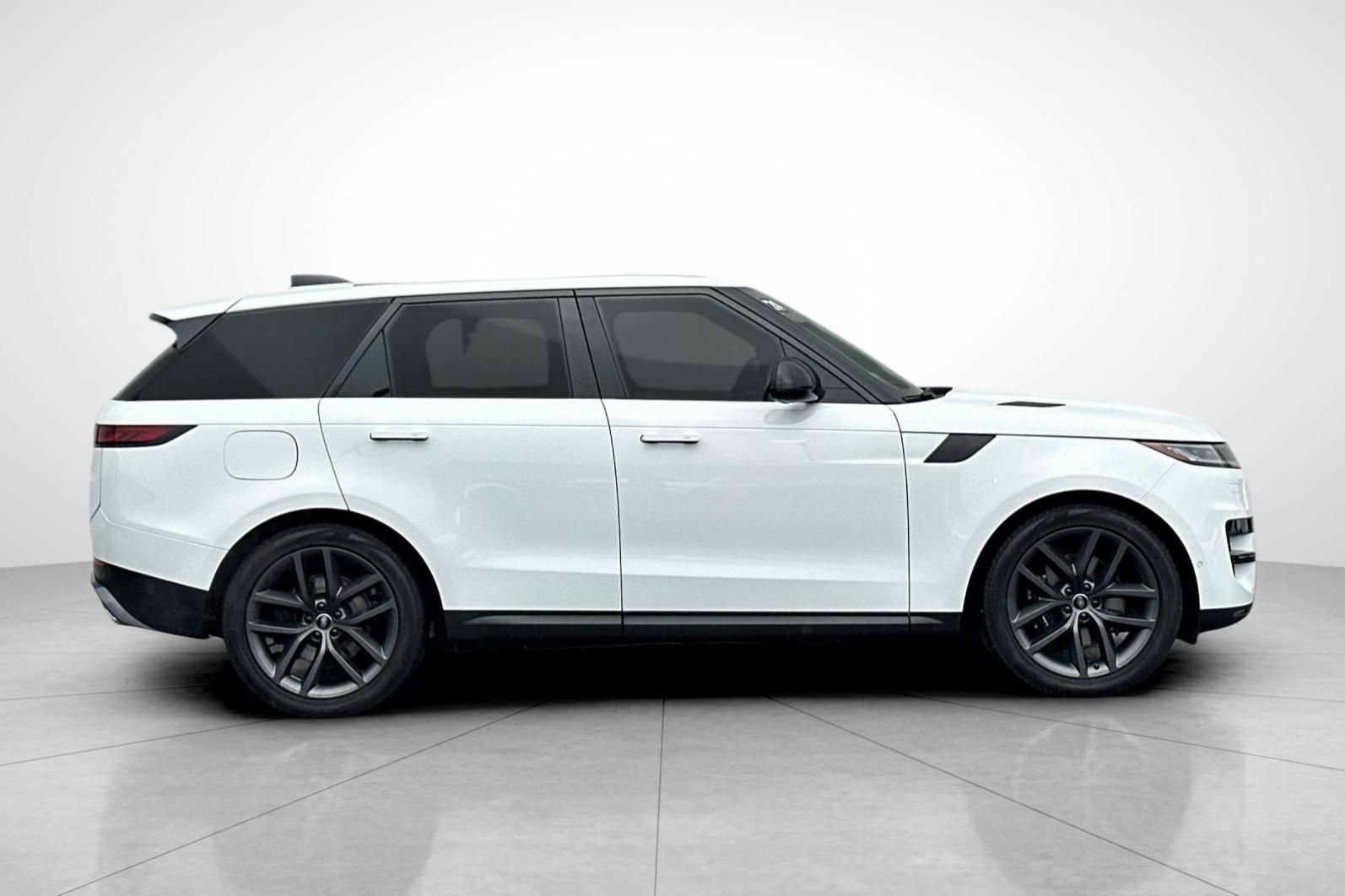 Used 2024 Land Rover Range Rover Sport SE image 23