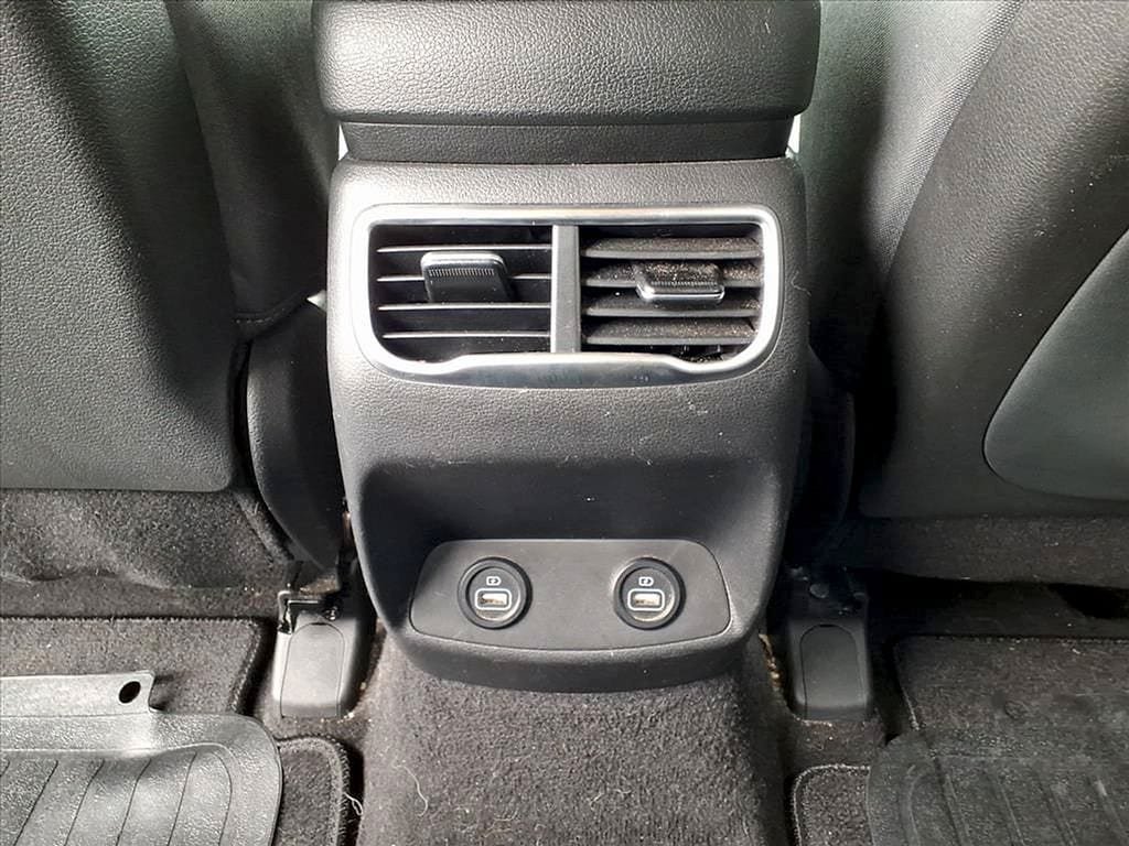 Used 2022 Hyundai Santa Fe SEL FWD image 6