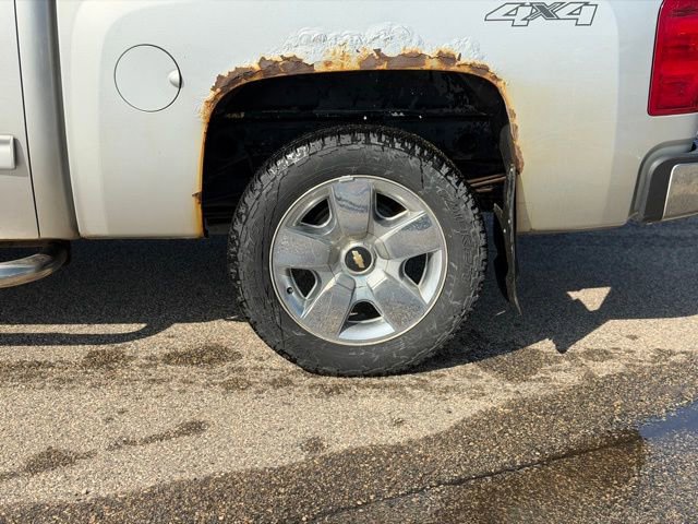 Used 2010 Chevrolet Silverado 1500 LTZ w/ Convenience Package image 9