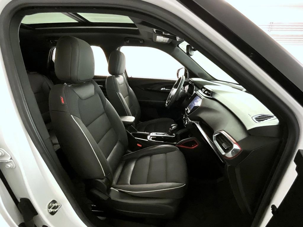 Certified 2023 Chevrolet TrailBlazer RS w/ Sun and Liftgate Package image 15