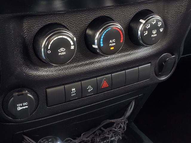 Used 2016 Jeep Wrangler Unlimited Sport w/ Max Tow Package AWD/4WD image 21