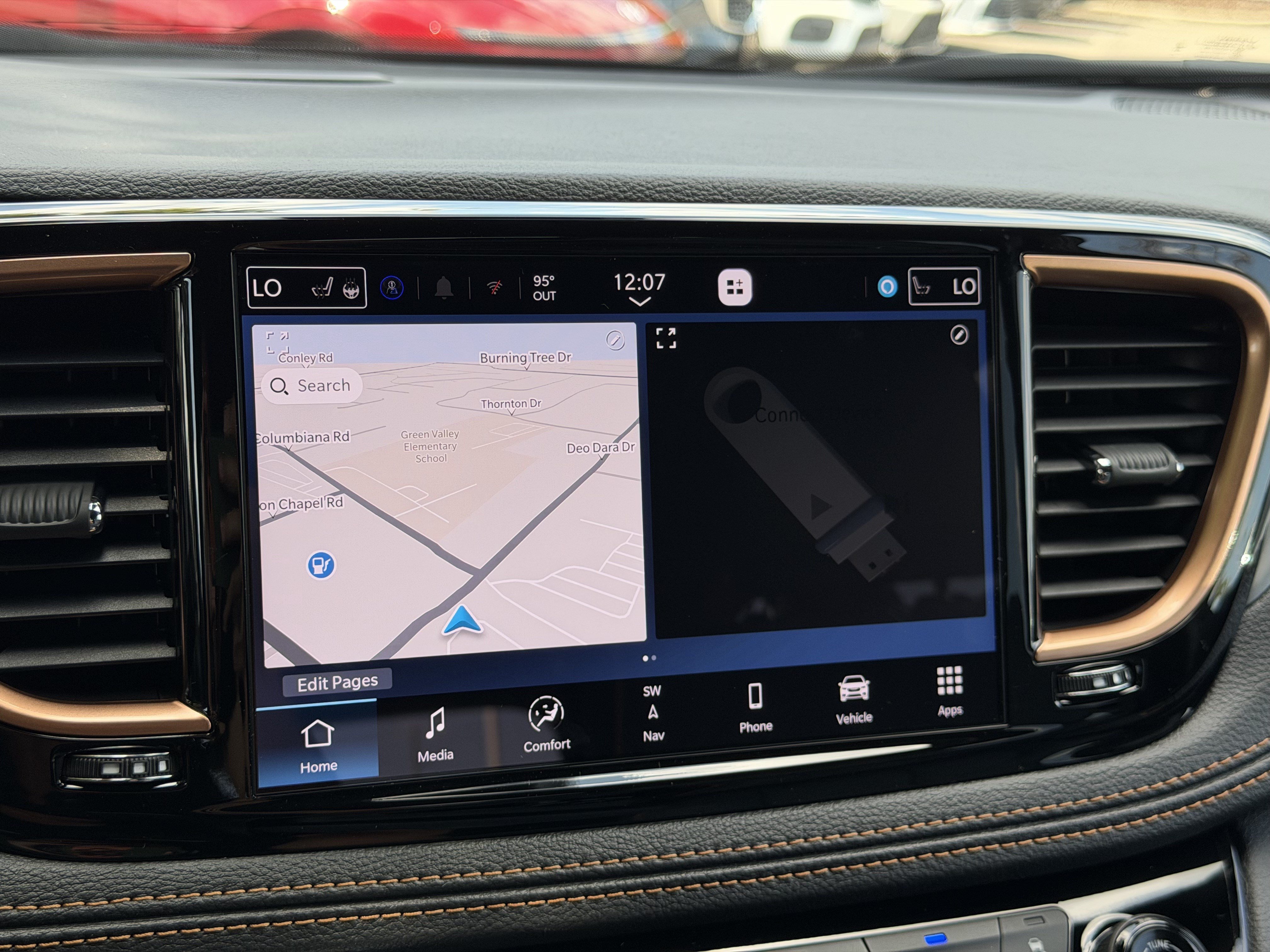 New 2027 Chrysler Pacifica Pinnacle w/ Theater Group FWD image 22