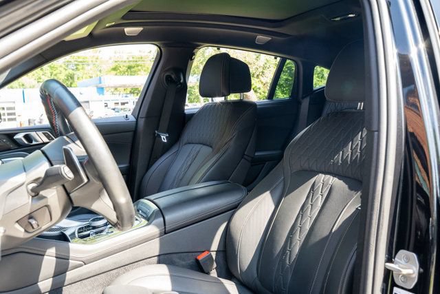 Used 2024 BMW X6 M60i AWD/4WD image 18