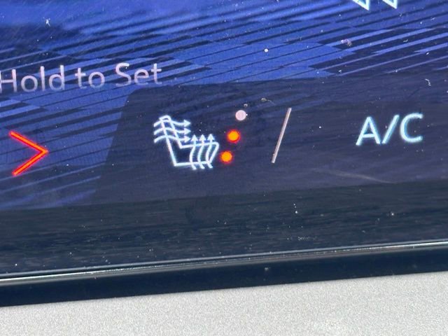 Used 2024 Chevrolet Traverse LT image 23