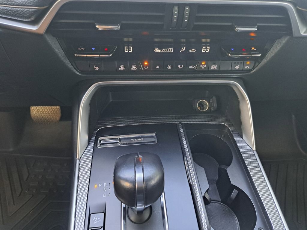 Used 2024 MAZDA CX-90 3.3 Turbo w/ Preferred Plus image 17