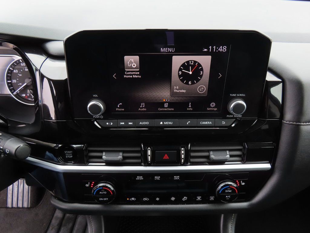 Used 2025 Nissan Pathfinder SV image 17