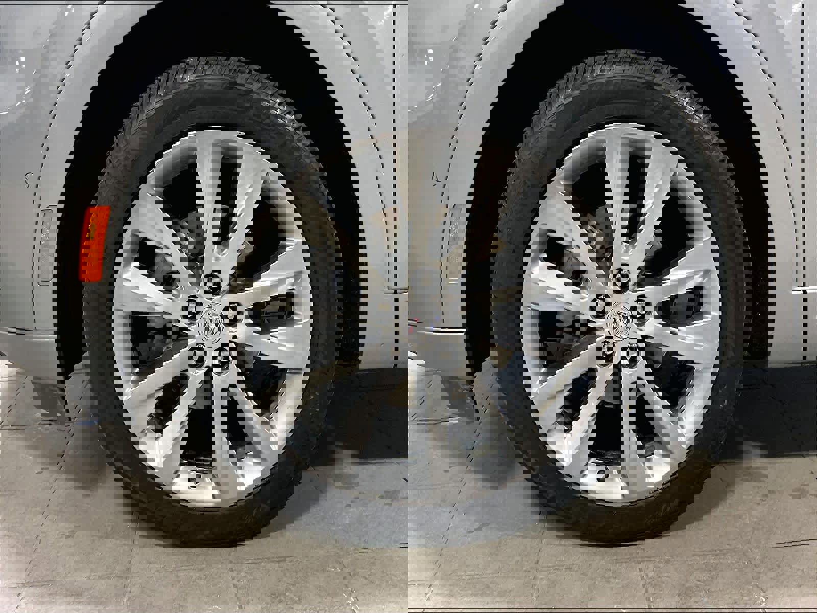 Used 2023 Buick Envision Avenir image 7