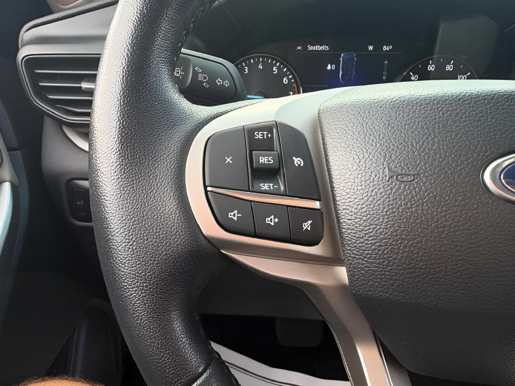 Used 2023 Ford Explorer XLT RWD image 17