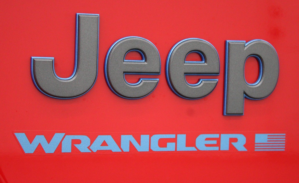 Used 2025 Jeep Wrangler Unlimited Sahara AWD/4WD image 29