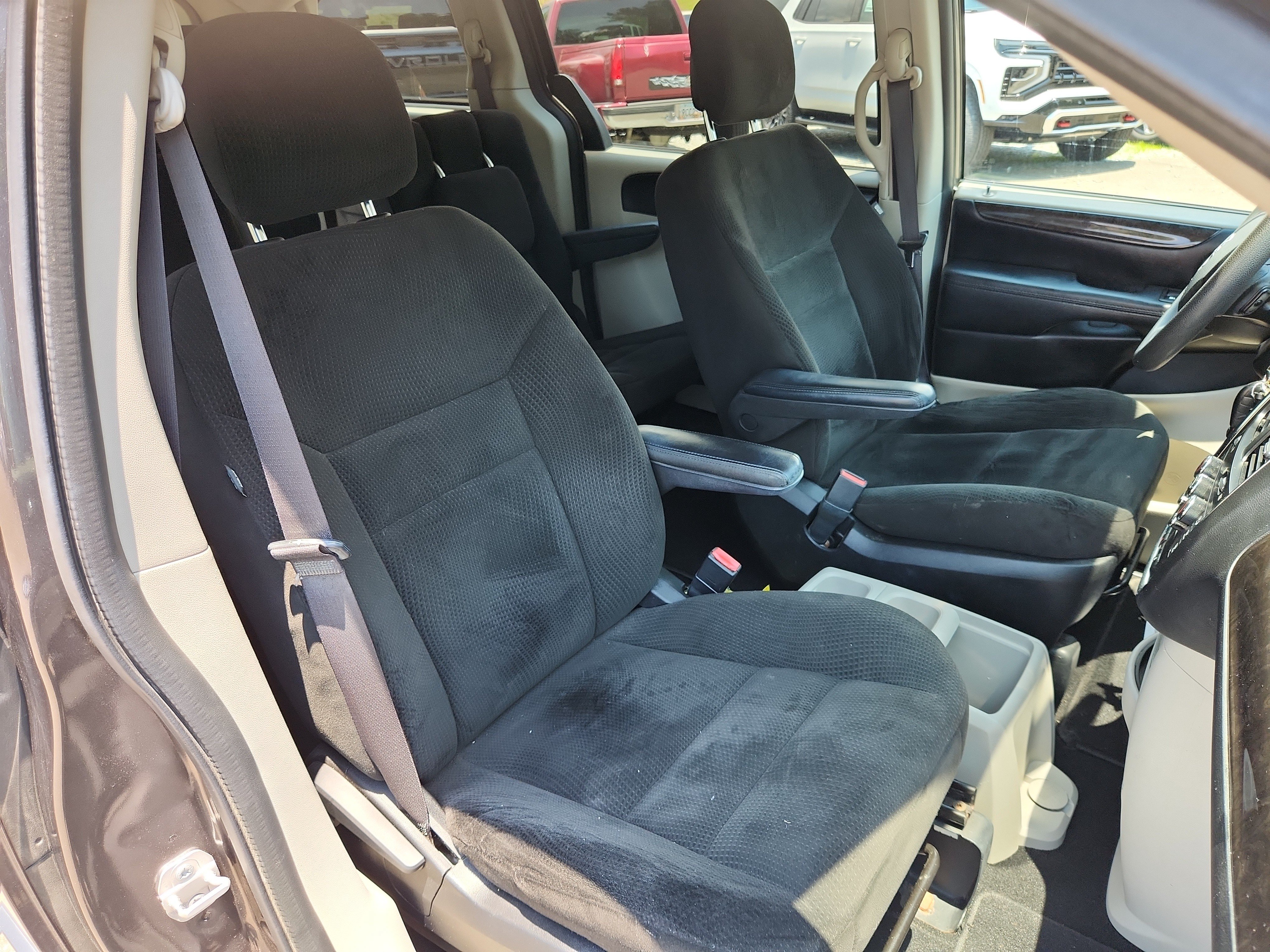 Used 2016 Dodge Grand Caravan SE w/ Quick Order Package 29E SE FWD image 39