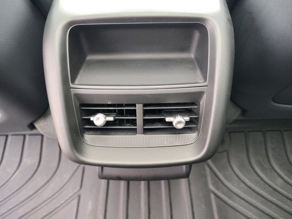 Used 2024 Cadillac Lyriq Sport AWD/4WD image 27