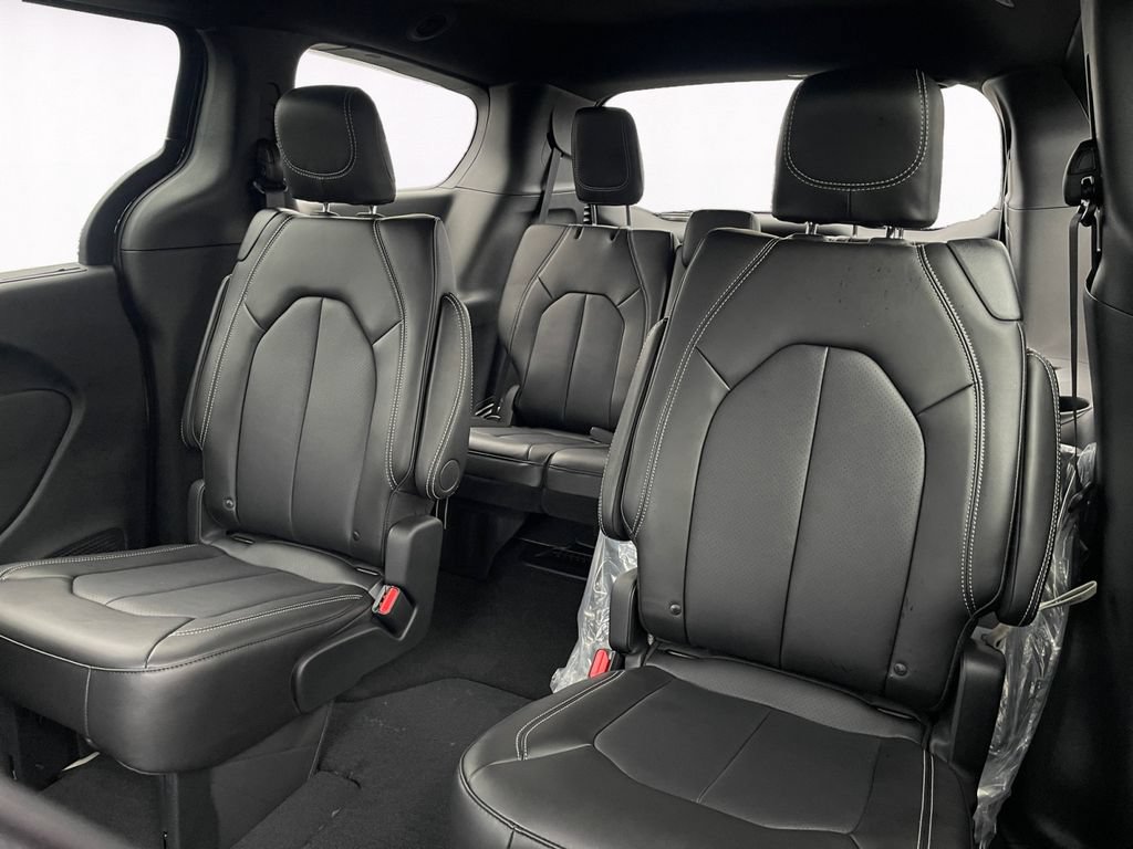 New 2026 Chrysler Voyager LX FWD image 13