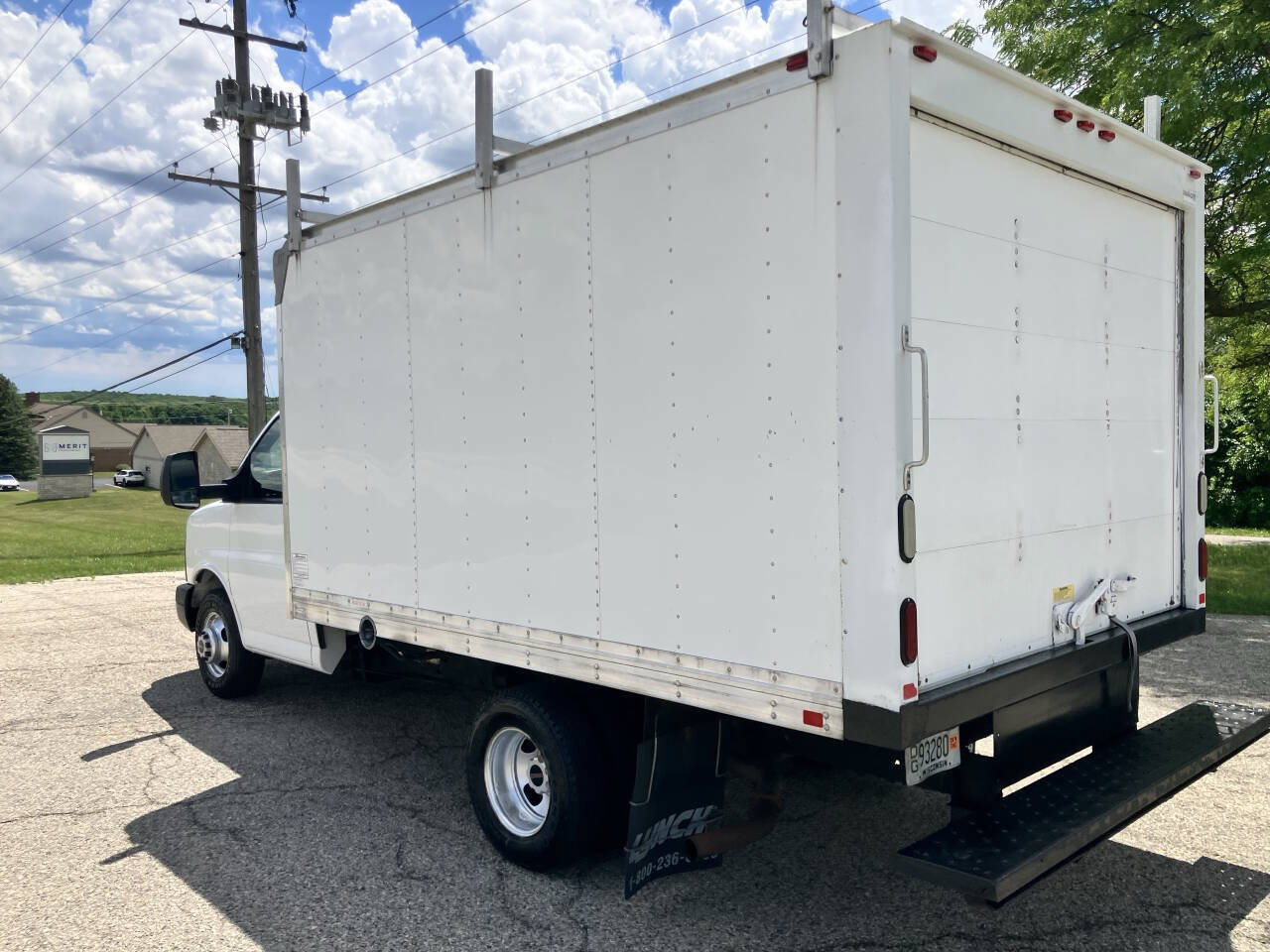 Used 2015 GMC Savana 3500 RWD image 3