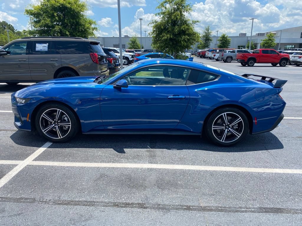 Certified 2024 Ford Mustang Coupe RWD image 4