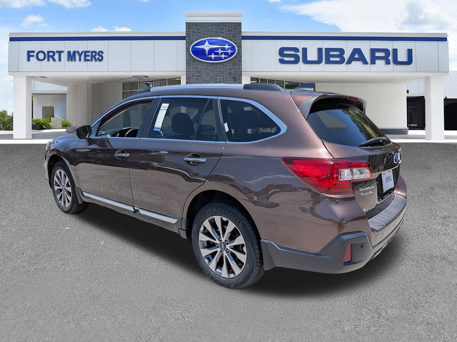 Used 2019 Subaru Outback 3.6R Touring w/ Popular Package #3A AWD/4WD image 6
