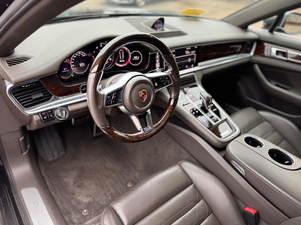 Used 2017 Porsche Panamera 4S image 14