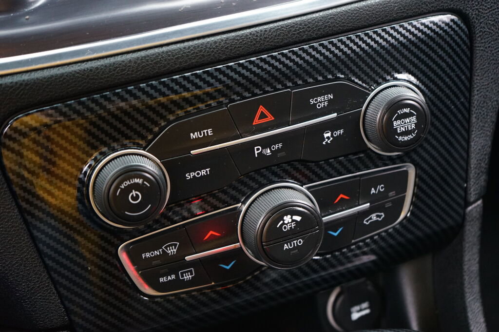 Used 2018 Dodge Charger R/T w/ Blacktop Package image 20