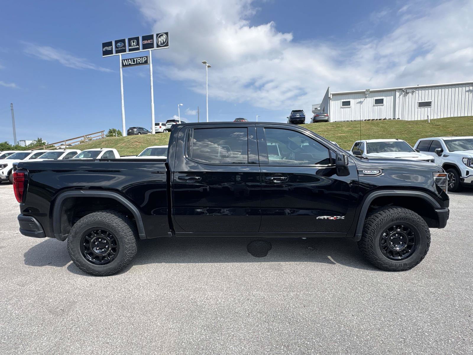 Used 2024 GMC Sierra 1500 AT4X w/ AT4X AEV Edition AWD/4WD image 9