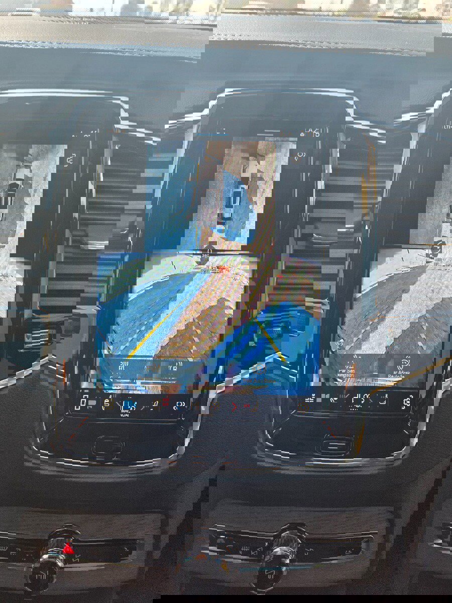 Used 2024 Volvo XC90 B6 Ultimate w/ Protection Package Premier image 17