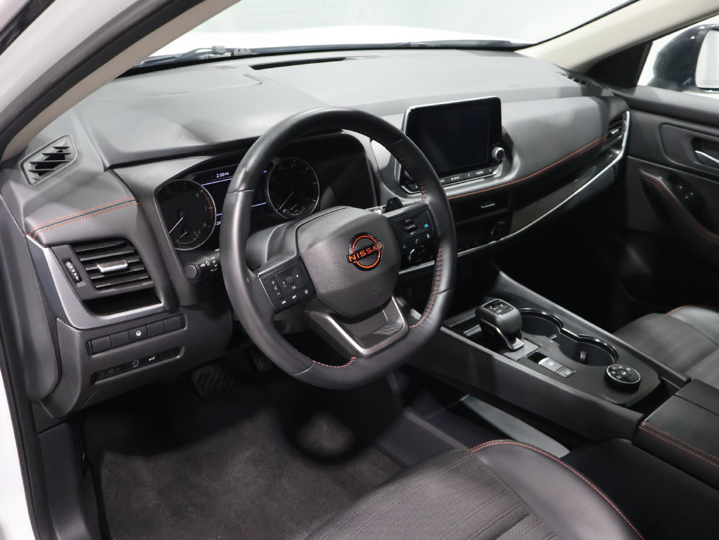 Used 2025 Nissan Rogue SV AWD/4WD image 17