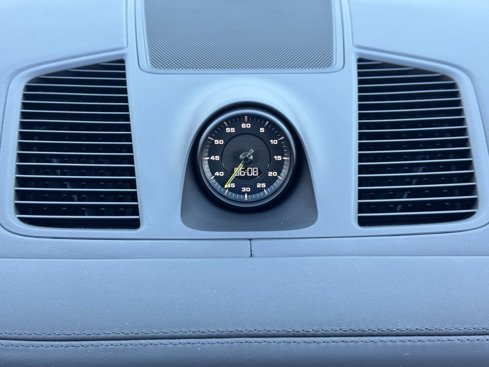 Used 2021 Porsche Cayenne Turbo S image 25