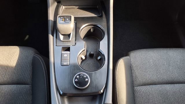 Used 2025 Nissan Rogue SV image 27