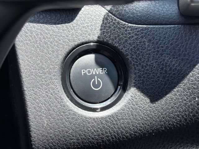 Used 2025 Toyota Camry SE FWD image 17