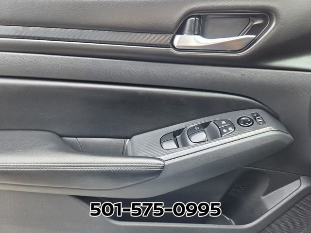 Used 2025 Nissan Altima 2.5 SV FWD image 30