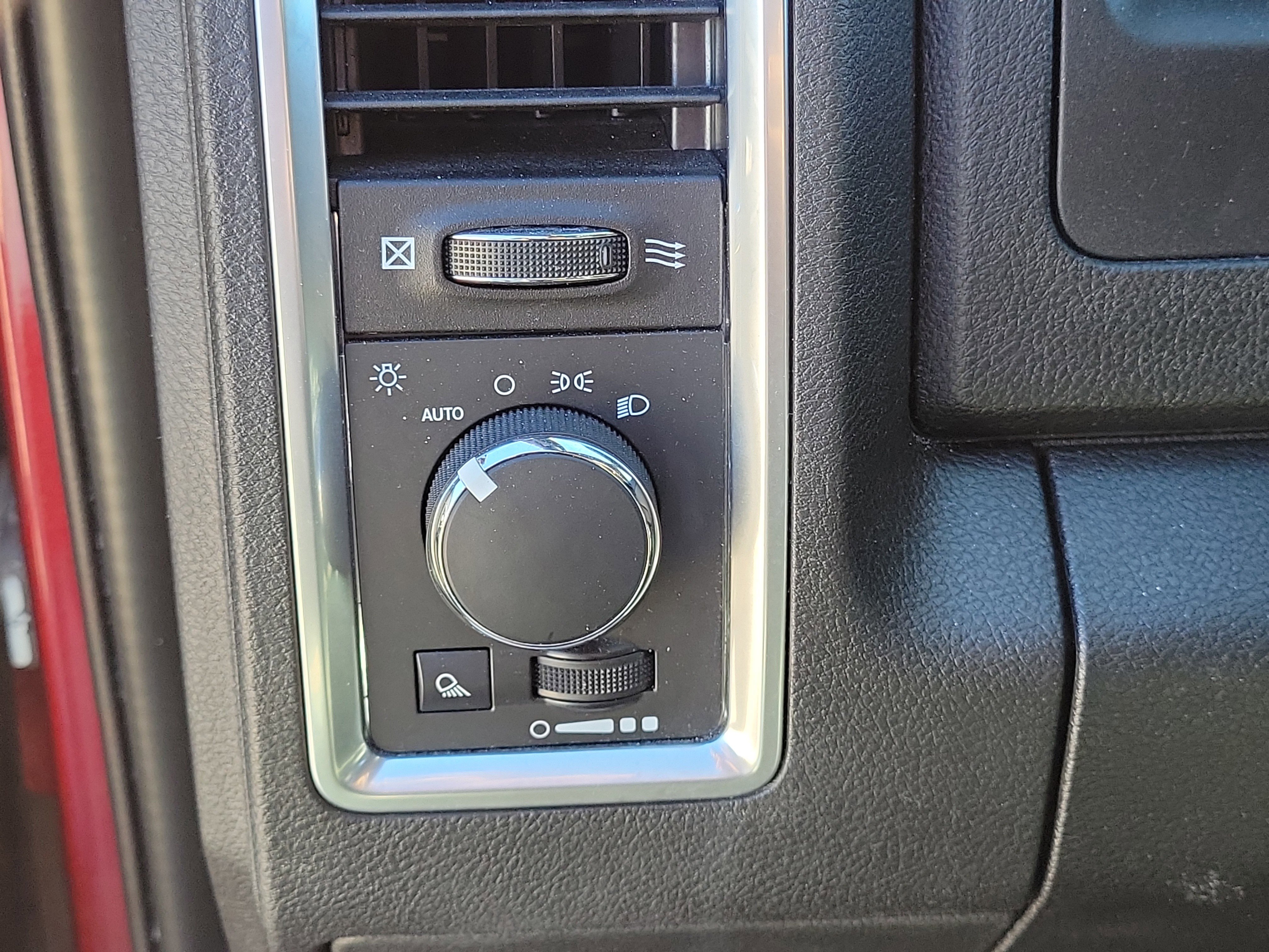 Used 2024 RAM 1500 Classic Warlock image 19