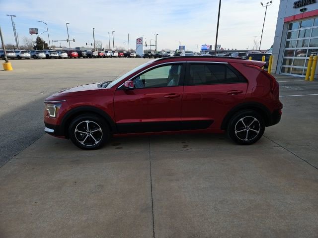 Used 2025 Kia Niro EX image 4
