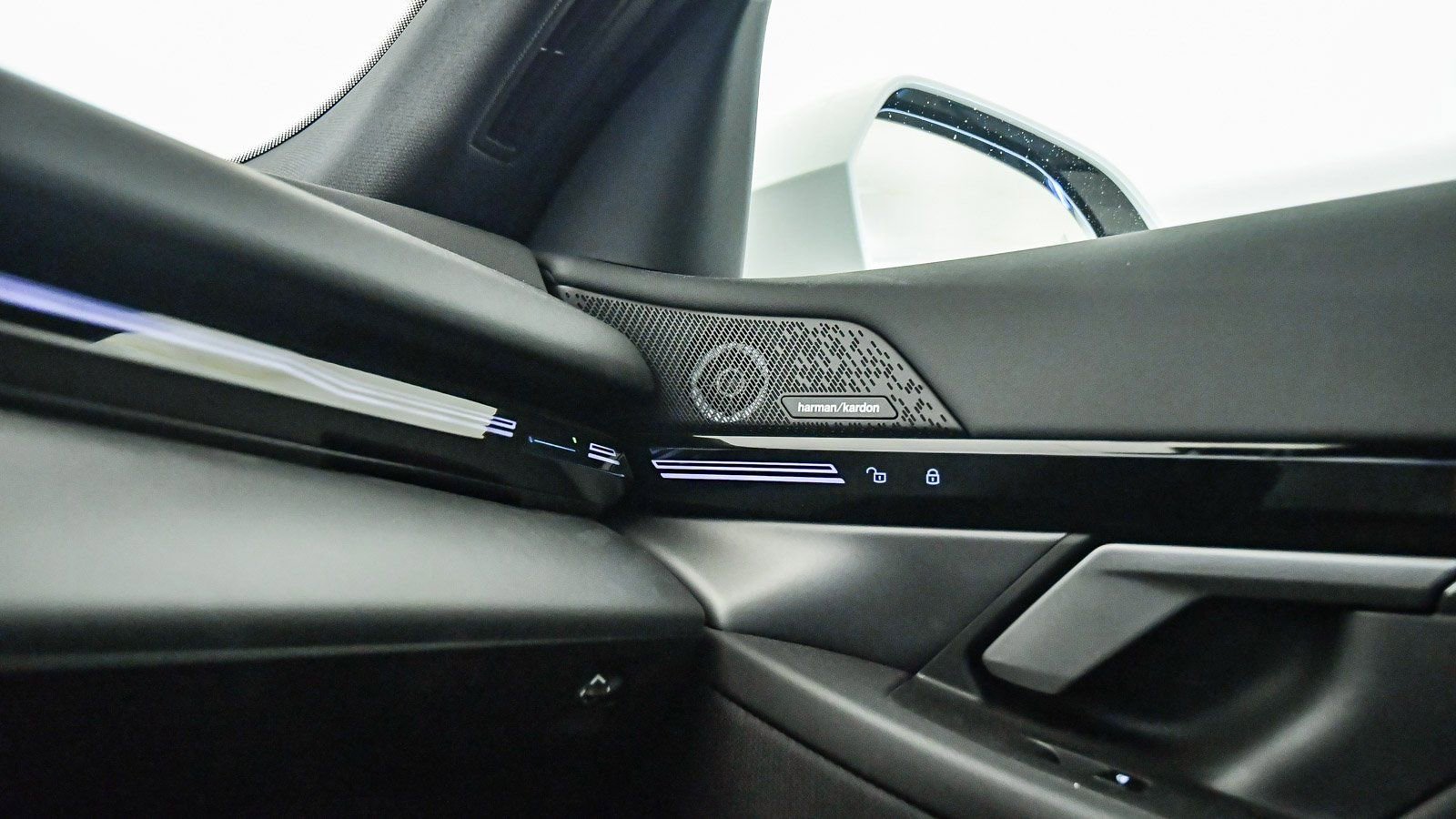 Used 2025 BMW 530i image 28