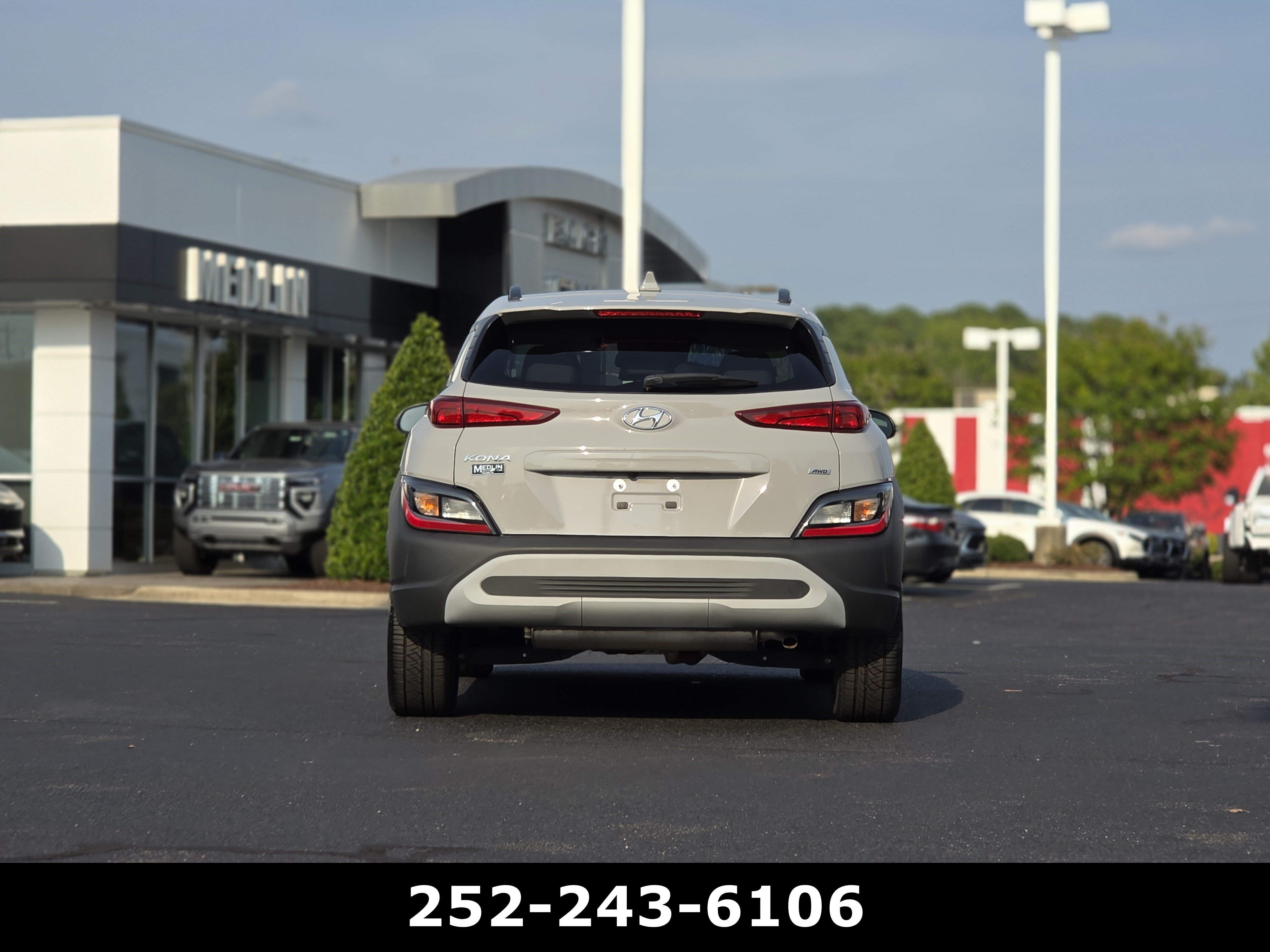 Used 2023 Hyundai Kona SEL AWD/4WD image 6
