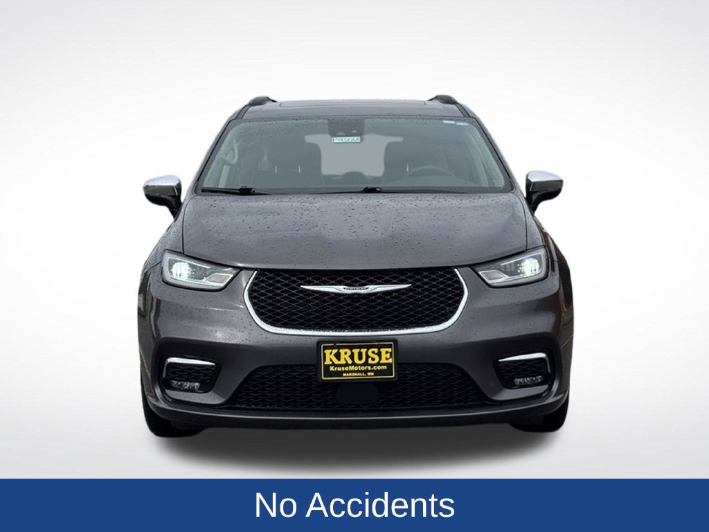 Used 2023 Chrysler Pacifica Limited FWD image 42