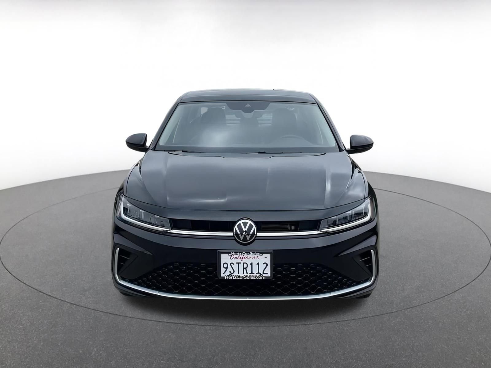 Used 2025 Volkswagen Jetta SE image 4