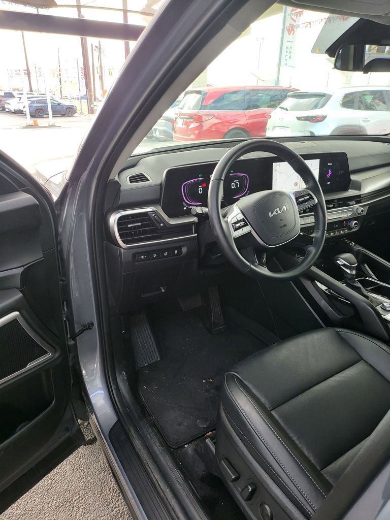 Used 2025 Kia Telluride S image 4