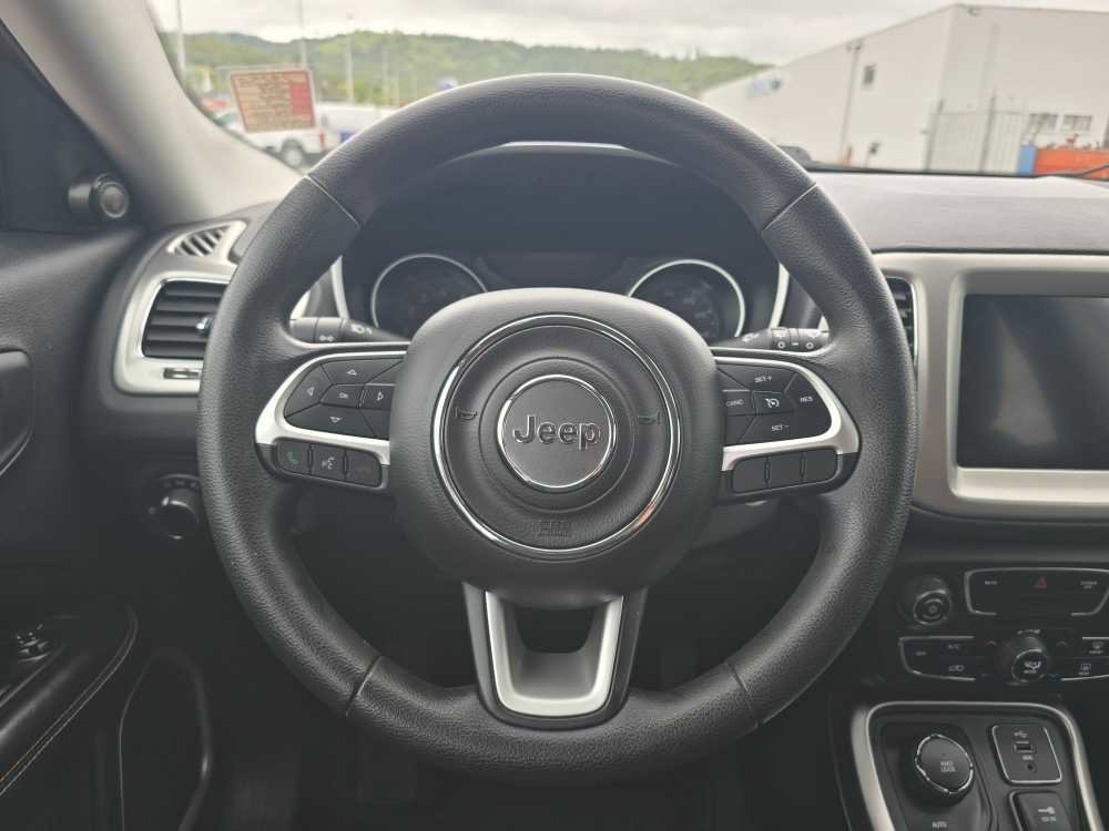 Used 2018 Jeep Compass Sport AWD/4WD image 11