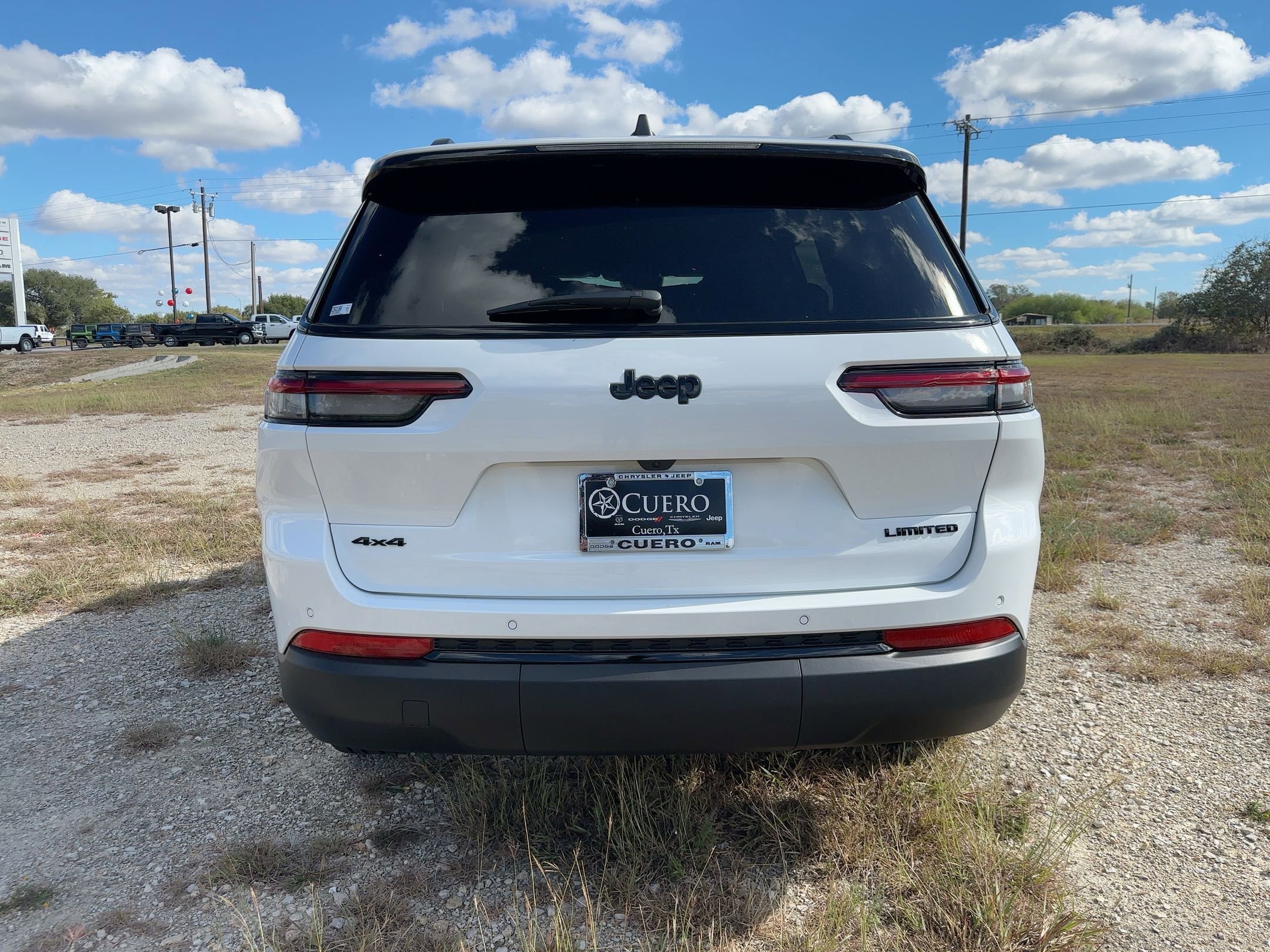 New 2025 Jeep Grand Cherokee L Limited w/ Black Appearance Package AWD/4WD image 4