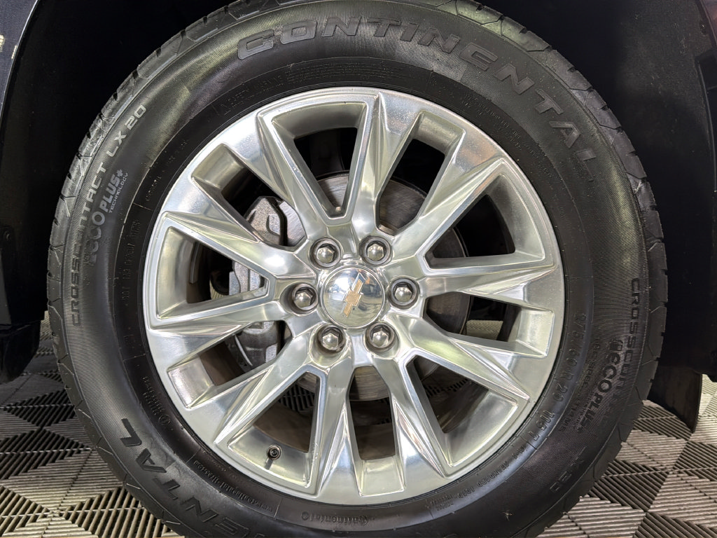 Certified 2025 Chevrolet Suburban Premier RWD image 40
