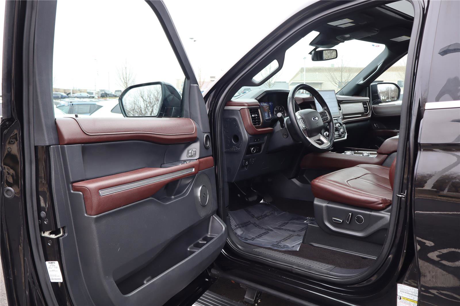 Used 2023 Ford Expedition Max Limited image 12