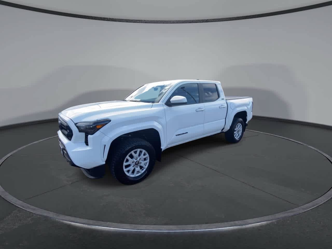 Certified 2024 Toyota Tacoma SR5 AWD/4WD image 4