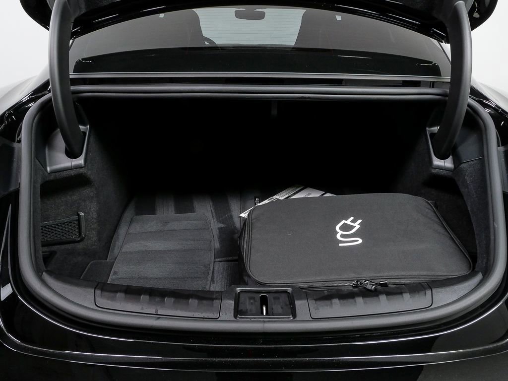 Certified 2023 Porsche Taycan image 30